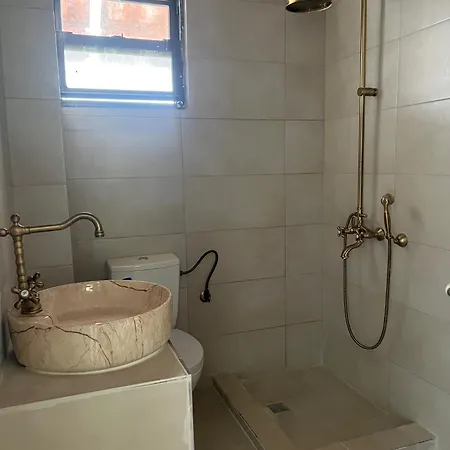 Shades Of View Apartman